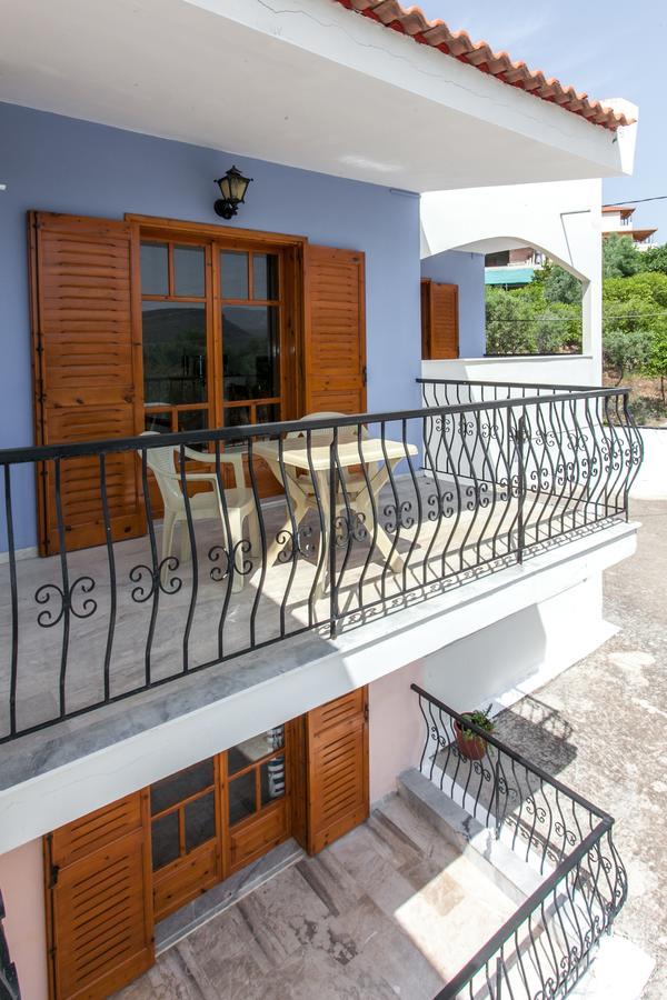 Orelia Pension Tolón Buitenkant foto