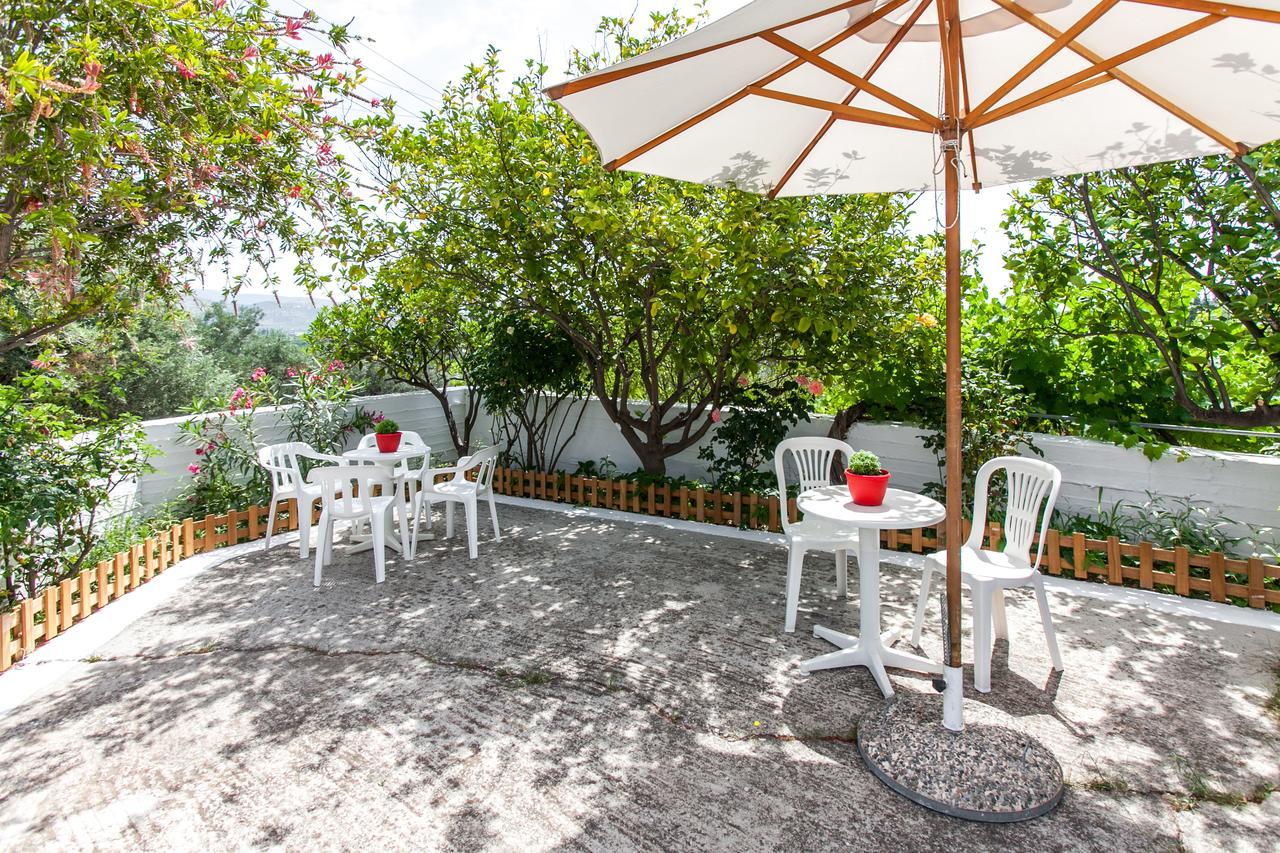 Orelia Pension Tolón Buitenkant foto