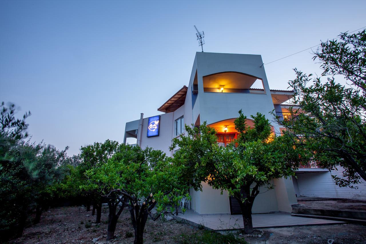 Orelia Pension Tolón Buitenkant foto